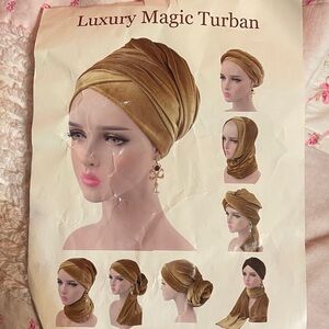 ChicTurban Head-wrap
NO GOLD COLOR. Picture for different way to ware the Turban